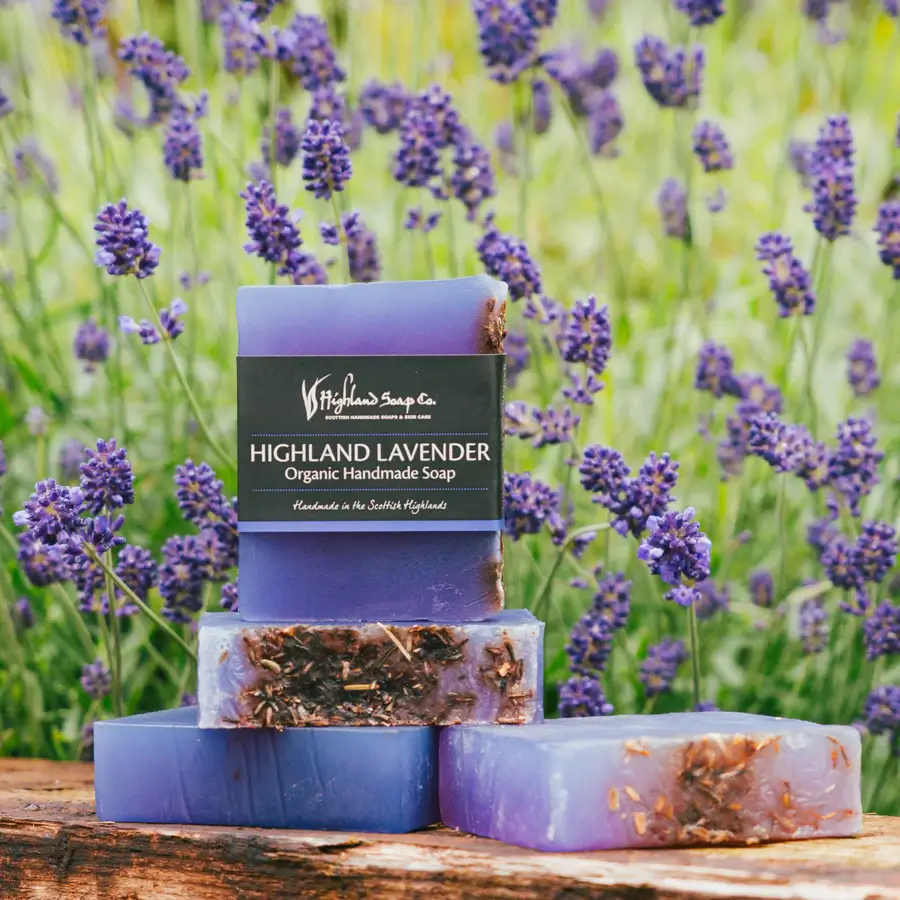 The Highland Soap Company - Higland Lavender - Organic Soap - sfeer 2 The Highland Soap Company - Higland Lavender - Organic Soap - Sfeer 2