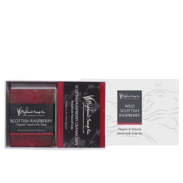 Wild Scottish Raspberry Soap Set met twee handgemaakte frambozenzepen in cadeauverpakking van The Highland Soap Company