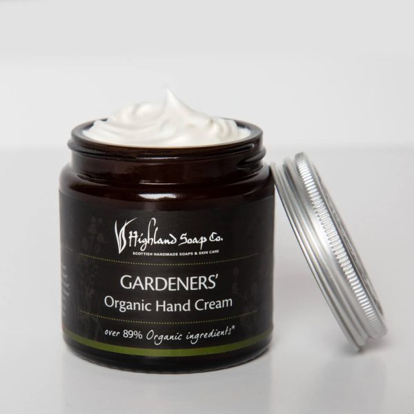 natuurlijke handcrème Highland Soap Company gardeners – biologische handcrème open pot met crème zichtbaar
