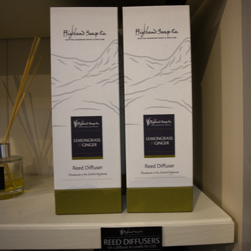 DSC_0686 lemongrass ginger geurstokjes reed diffuser verpakking the highland soap company