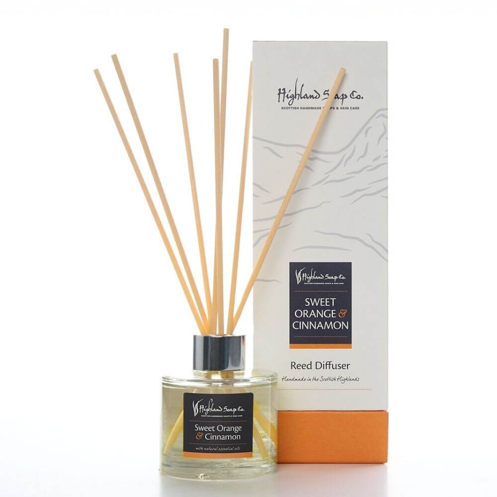 Sweet-Oranngs-Cinnamon-geurstokjes sweet orange cinnamon geurstokjes reed diffuser the highland soap company