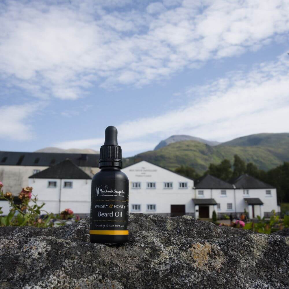 Whisky-Honey-beard-oil-destilleerderij-Copy whisky honey baard olie bij distilleerderij highland soap company