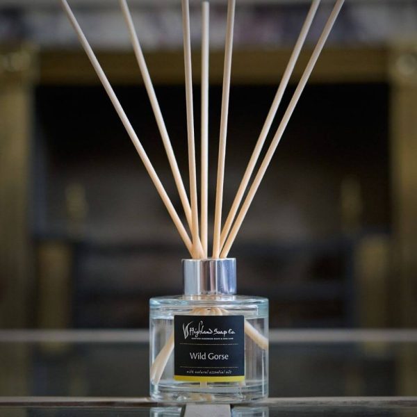 wild gorse geurstokjes sfeer highland soap company