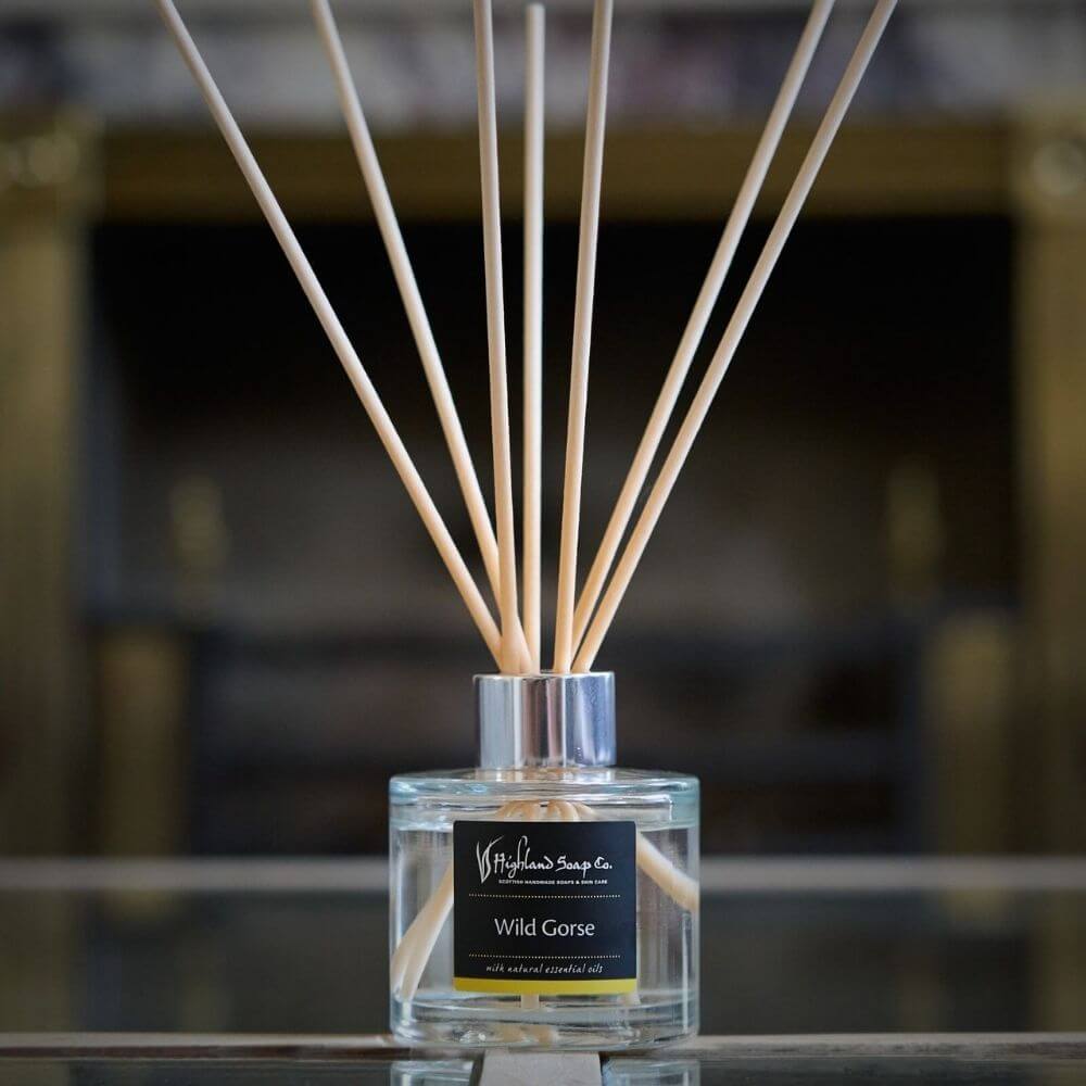 Wild-Gorse-diffuser-sfeer wild gorse geurstokjes sfeer highland soap company
