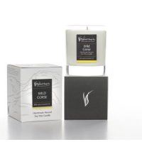 Wild-Gorse-geurkaars-verpakking Twee geurkaarsen van The Highland Soap Company