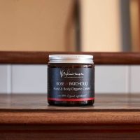 rose-patchouli-body-cream-op-tafel-2 rose patchouli body cream op tafel highland soap company