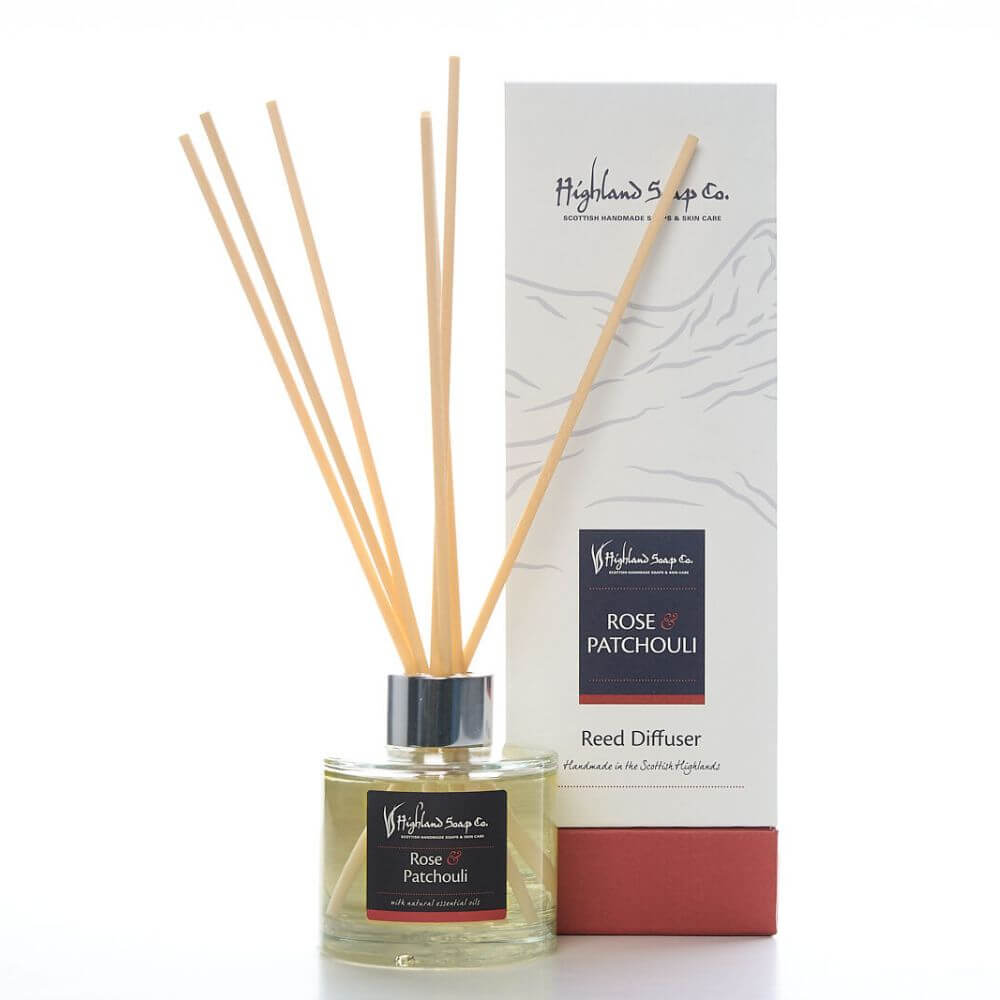 rose patchouli geurstokjes reed diffuser the highland soap company